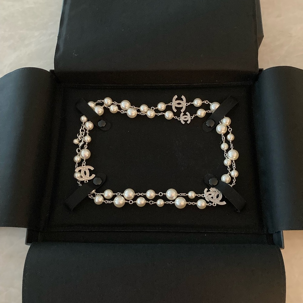 NOT FOR SALE CHANEL Classic Pearl Necklace